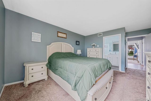 1 Avon Court, Ridge, NY 11961