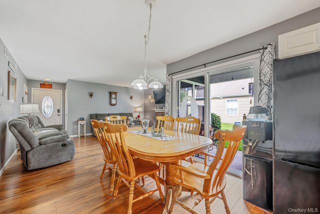 1 Avon Court, Ridge, NY 11961