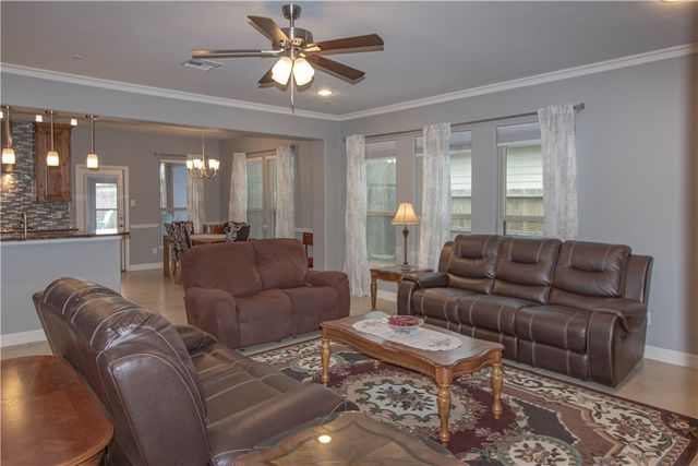 7613 Neches Dr, Corpus Christi, TX 78414