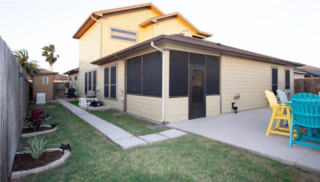 7613 Neches Dr, Corpus Christi, TX 78414