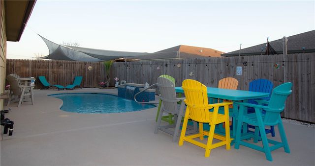 7613 Neches Dr, Corpus Christi, TX 78414