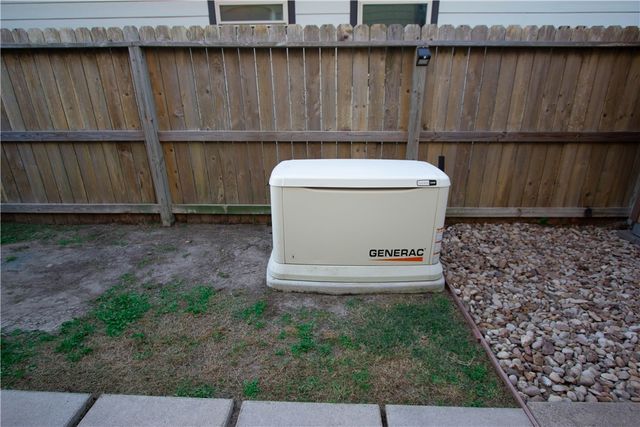 7613 Neches Dr, Corpus Christi, TX 78414