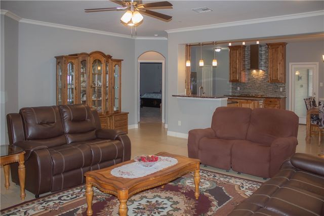 7613 Neches Dr, Corpus Christi, TX 78414