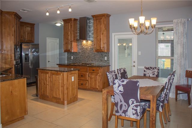 7613 Neches Dr, Corpus Christi, TX 78414