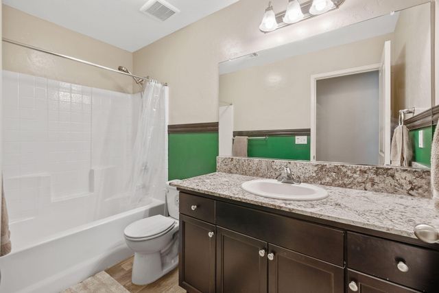 1853 Madalyn Avenue, Tulare, CA 93274