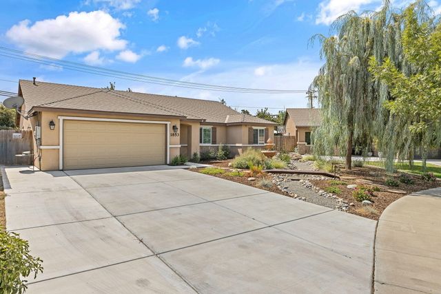 1853 Madalyn Avenue, Tulare, CA 93274