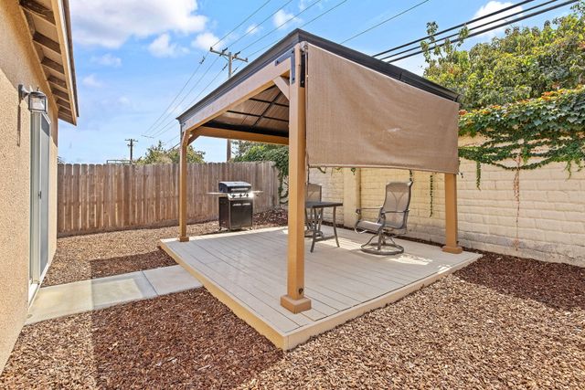 1853 Madalyn Avenue, Tulare, CA 93274