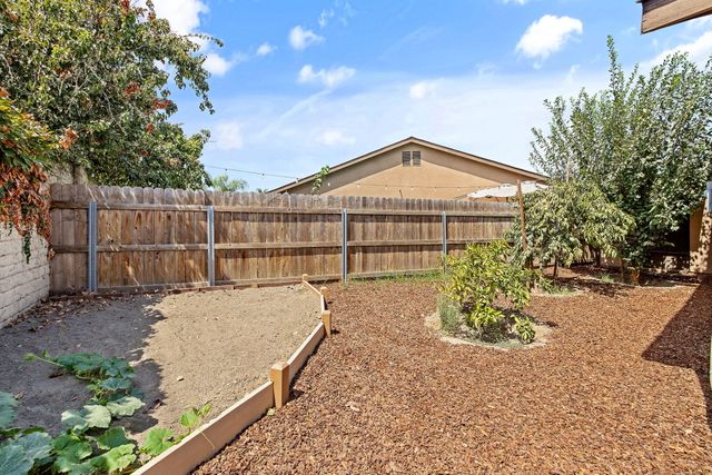 1853 Madalyn Avenue, Tulare, CA 93274