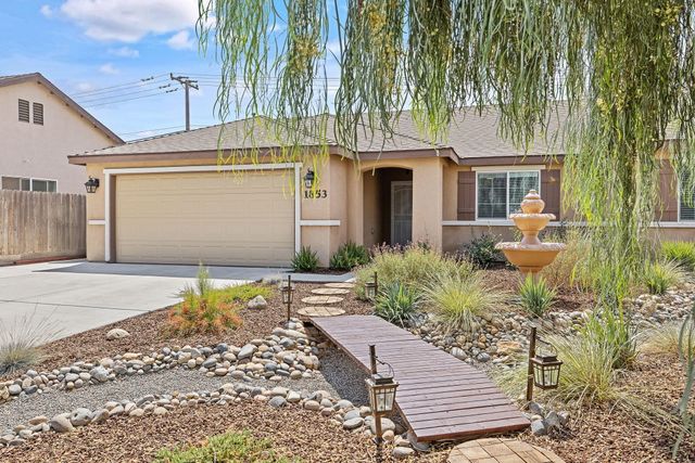 1853 Madalyn Avenue, Tulare, CA 93274