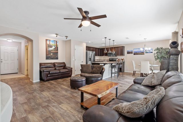 1853 Madalyn Avenue, Tulare, CA 93274