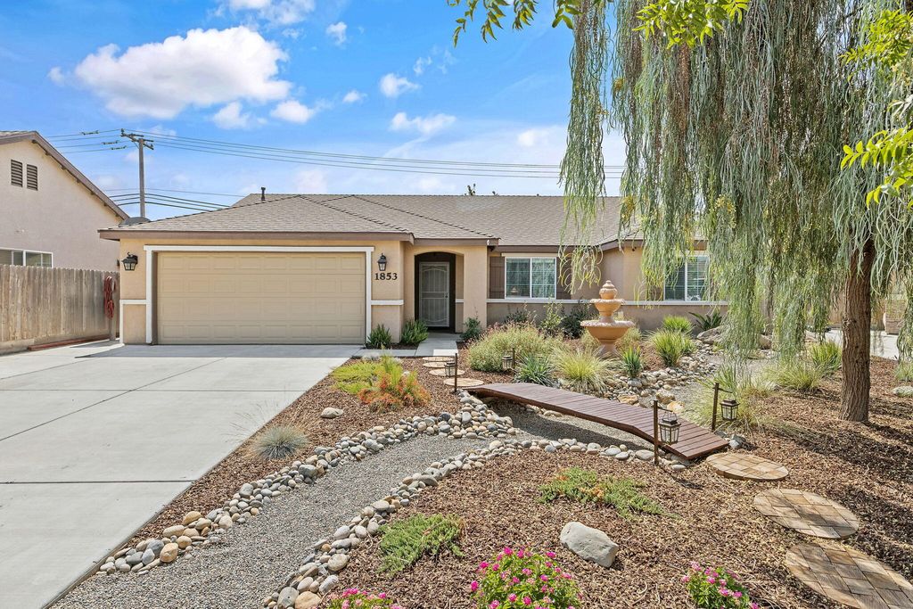 1853 Madalyn Avenue, Tulare, CA 93274