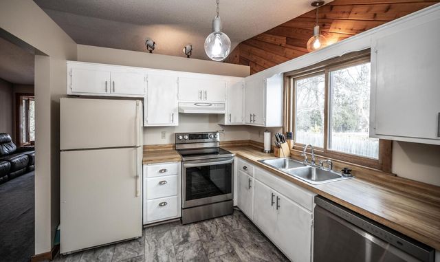 10512 Quebec Road, Bloomington, MN 55438