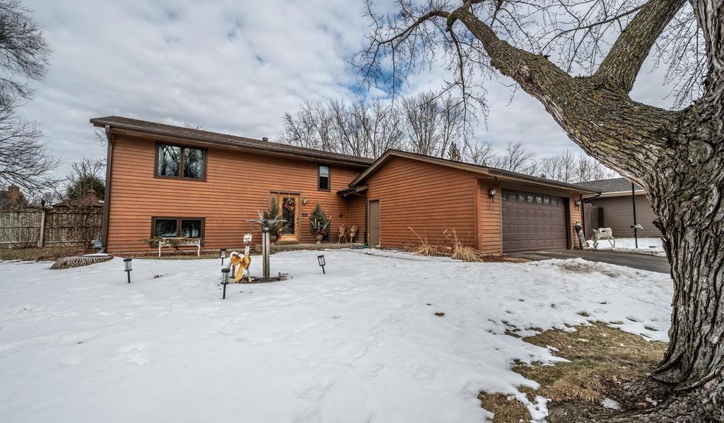 10512 Quebec Road, Bloomington, MN 55438