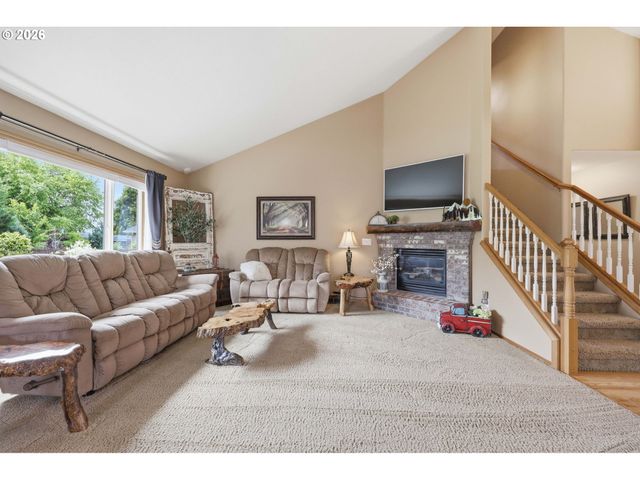 13330 SQUIRE Dr, Oregon City, OR 97045