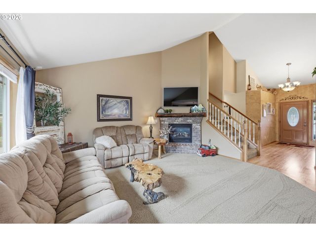 13330 SQUIRE Dr, Oregon City, OR 97045