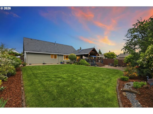 13330 SQUIRE Dr, Oregon City, OR 97045