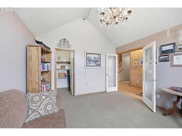 13330 SQUIRE Dr, Oregon City, OR 97045