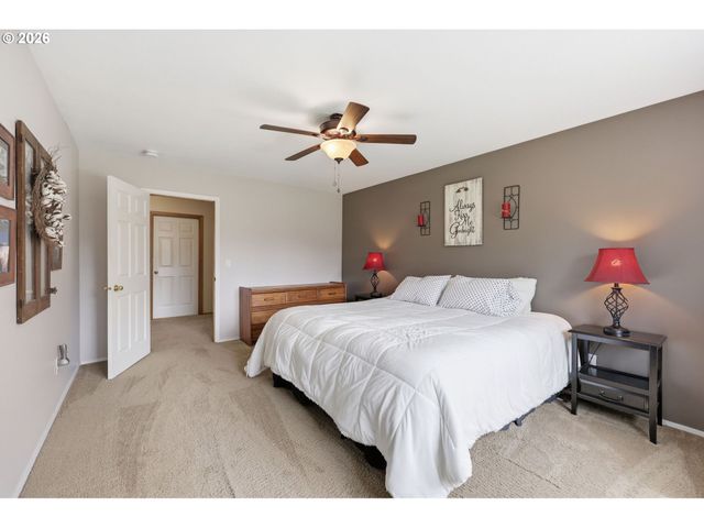 13330 SQUIRE Dr, Oregon City, OR 97045