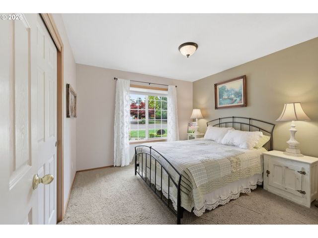 13330 SQUIRE Dr, Oregon City, OR 97045