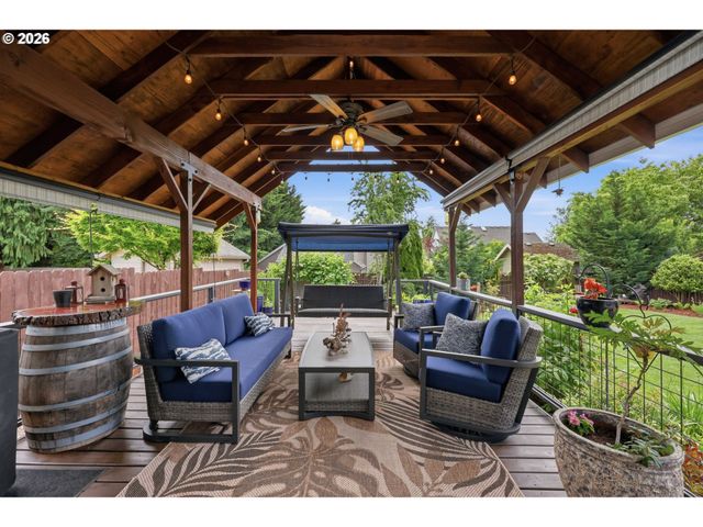13330 SQUIRE Dr, Oregon City, OR 97045