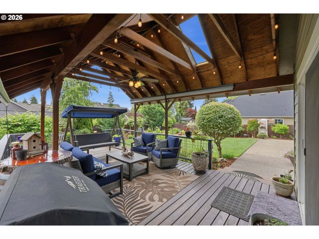 13330 SQUIRE Dr, Oregon City, OR 97045