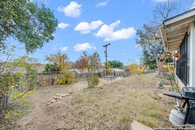 3923 Longridge Dr, San Antonio, TX 78228