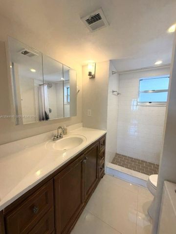 4141 Nautilus Dr 4J, Miami Beach, FL 33140