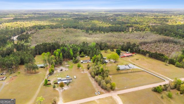 1298 Lee Road, Pembroke, GA 31321