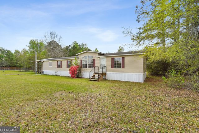 1298 Lee Road, Pembroke, GA 31321