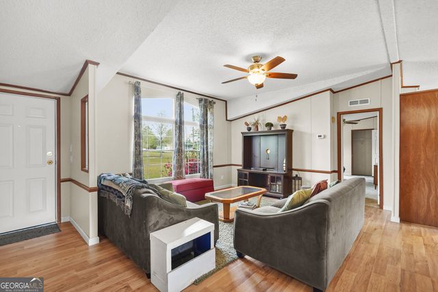 1298 Lee Road, Pembroke, GA 31321