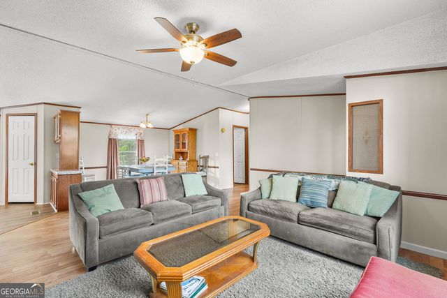 1298 Lee Road, Pembroke, GA 31321