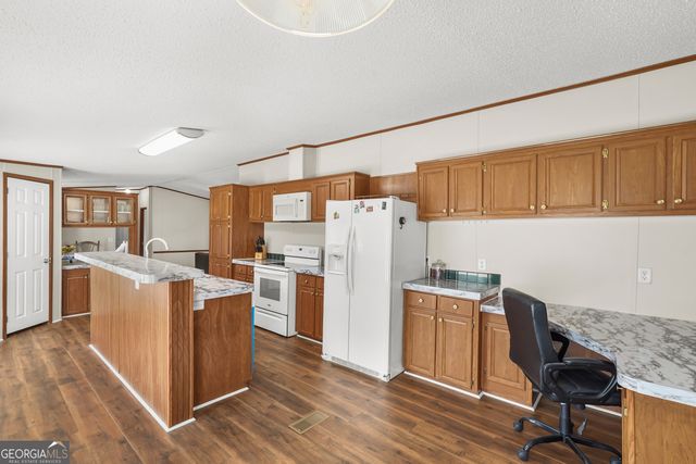 1298 Lee Road, Pembroke, GA 31321
