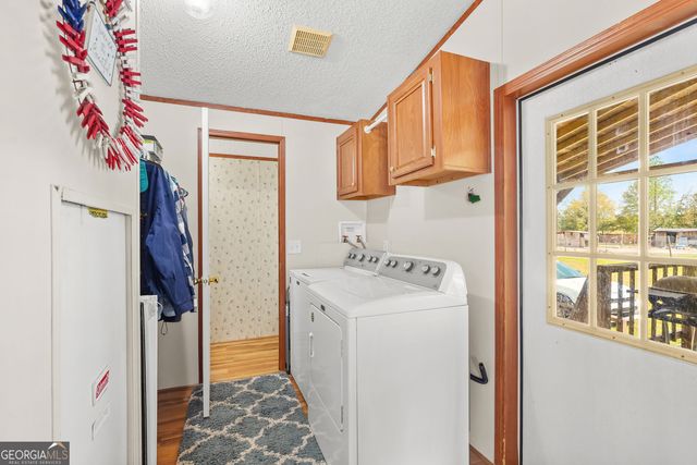 1298 Lee Road, Pembroke, GA 31321