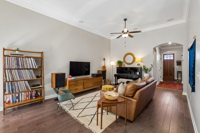 2720 Nottingham Dr, Columbia, TN 38401