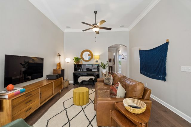 2720 Nottingham Dr, Columbia, TN 38401
