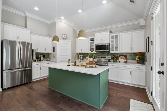 2720 Nottingham Dr, Columbia, TN 38401