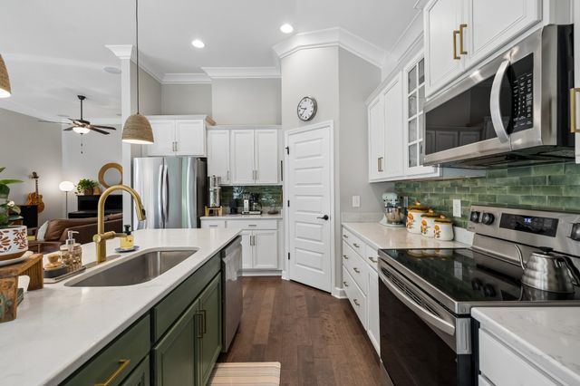 2720 Nottingham Dr, Columbia, TN 38401