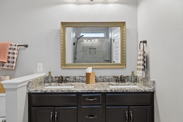 2720 Nottingham Dr, Columbia, TN 38401