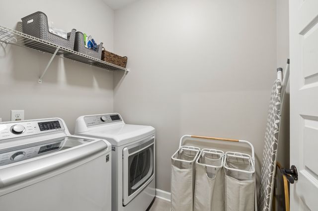 2720 Nottingham Dr, Columbia, TN 38401