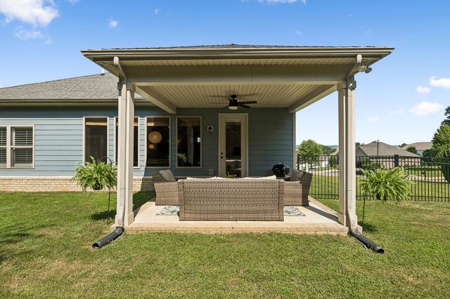 2720 Nottingham Dr, Columbia, TN 38401