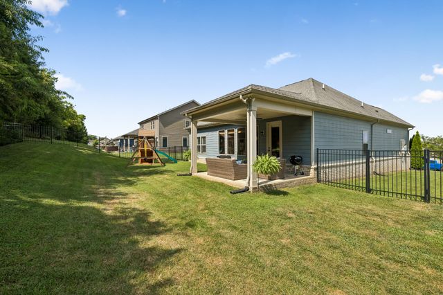 2720 Nottingham Dr, Columbia, TN 38401