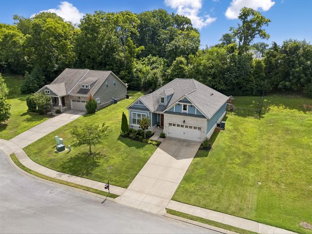 2720 Nottingham Dr, Columbia, TN 38401