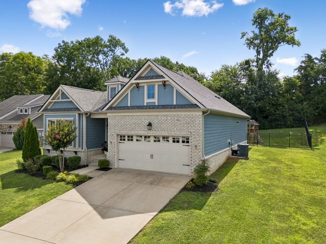 2720 Nottingham Dr, Columbia, TN 38401