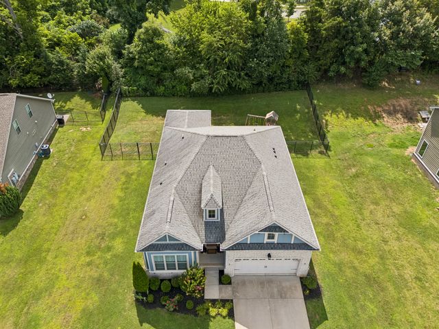 2720 Nottingham Dr, Columbia, TN 38401