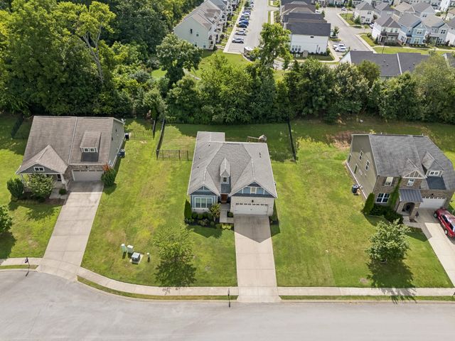 2720 Nottingham Dr, Columbia, TN 38401
