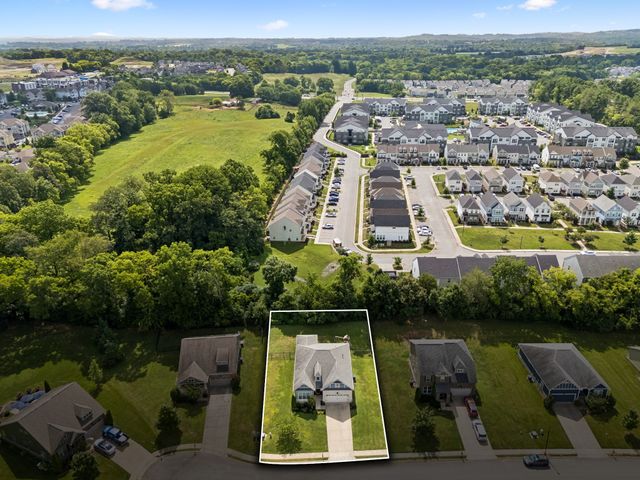 2720 Nottingham Dr, Columbia, TN 38401
