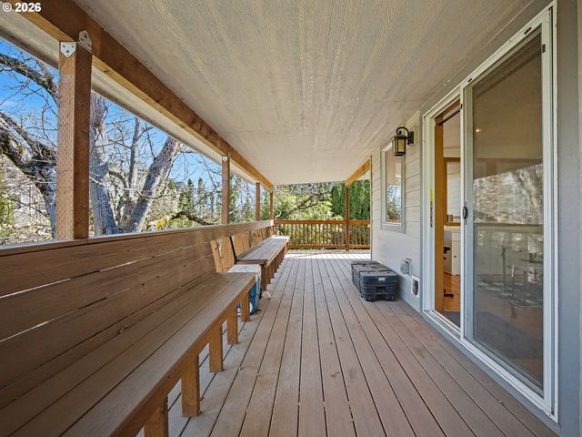 907 Sw HALSEY St, Troutdale, OR 97060