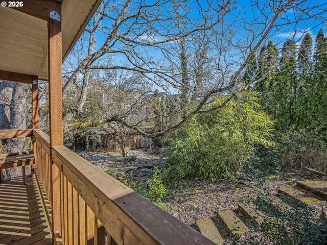 907 Sw HALSEY St, Troutdale, OR 97060