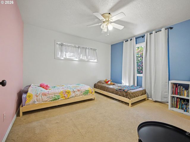 907 Sw HALSEY St, Troutdale, OR 97060