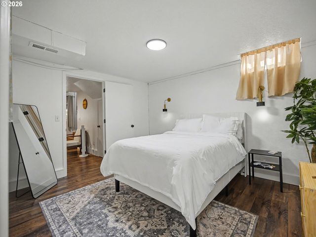 907 Sw HALSEY St, Troutdale, OR 97060